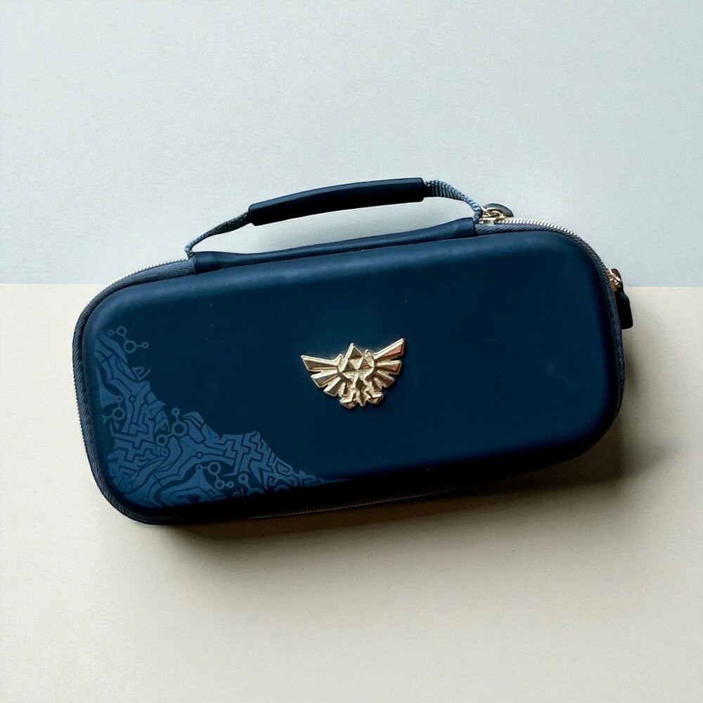 Legend of Zelda Hylian Crest Protection Case | Nintendo Switch & Switch Lite
